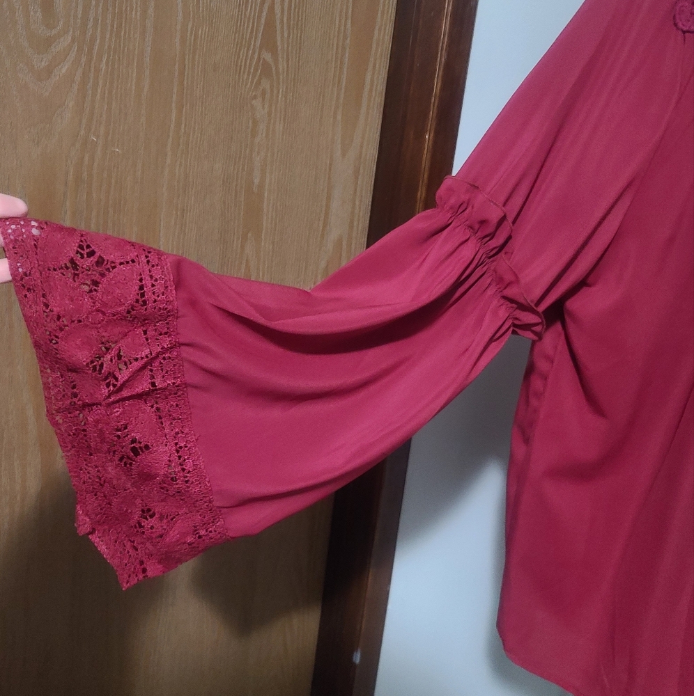 🐰Lucky Brand Blouse with Embellished Neckline - Picture 3 of 8
